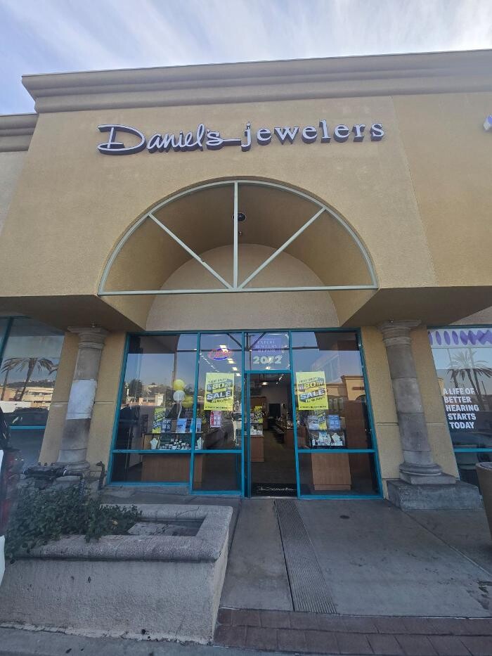 Images Daniel's Jewelers
