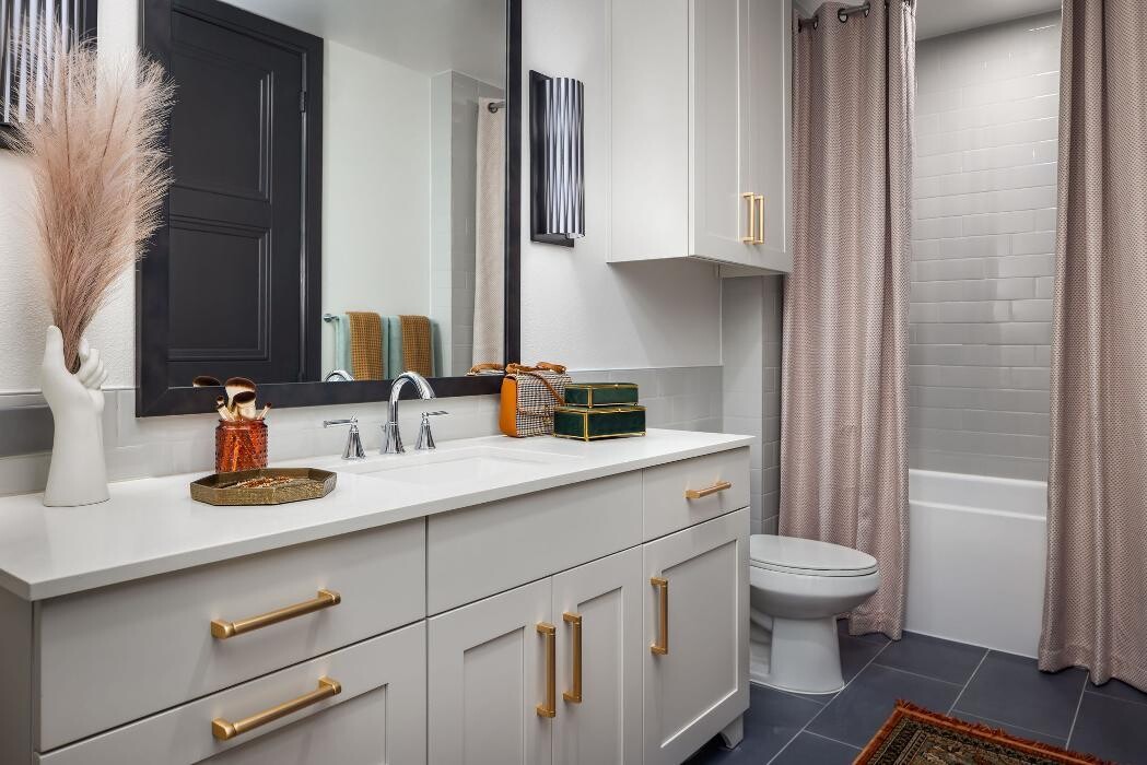 Images The Louise Apartments & Townhomes