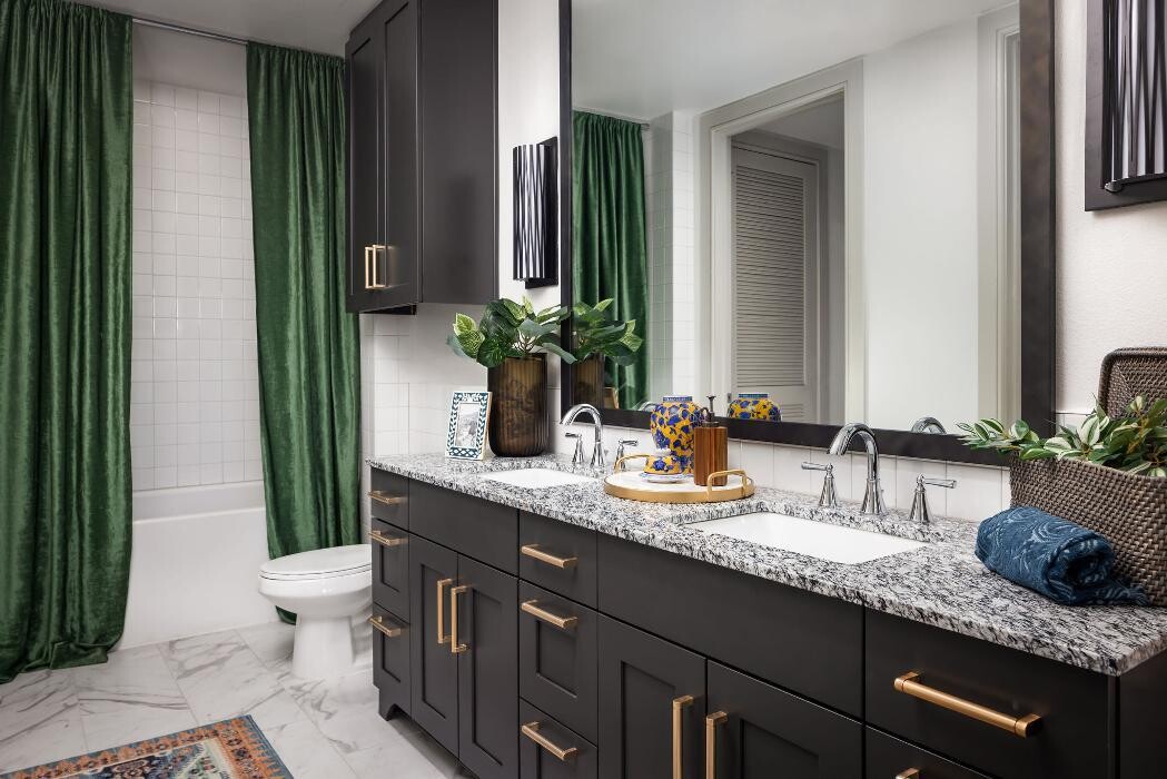 Images The Louise Apartments & Townhomes