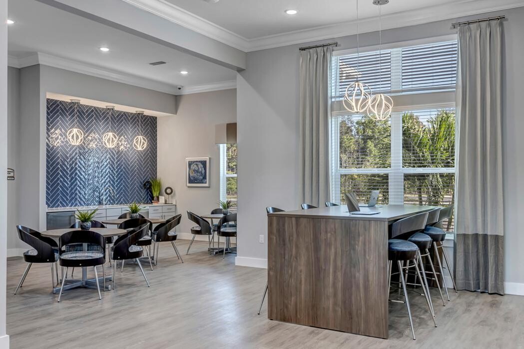 Images The Carlton of Fort Myers