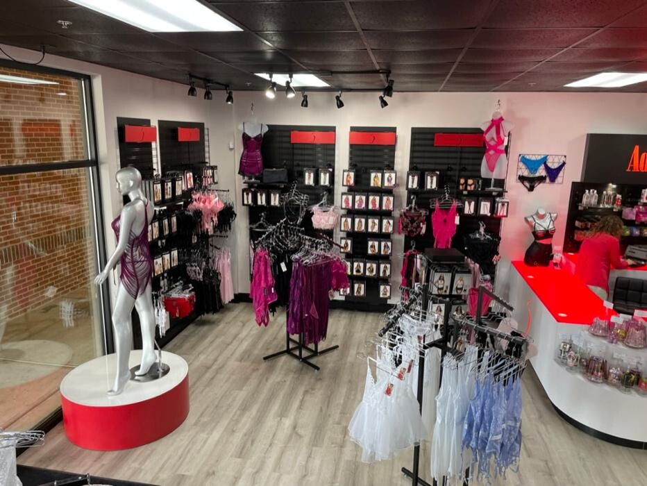 Images Adam & Eve Stores