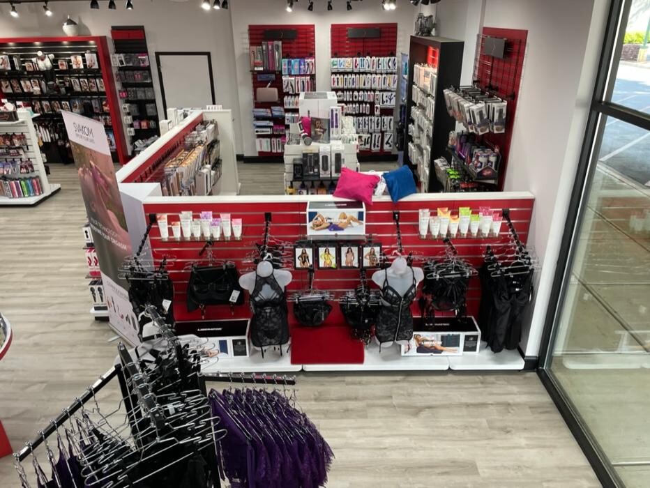 Images Adam & Eve Stores