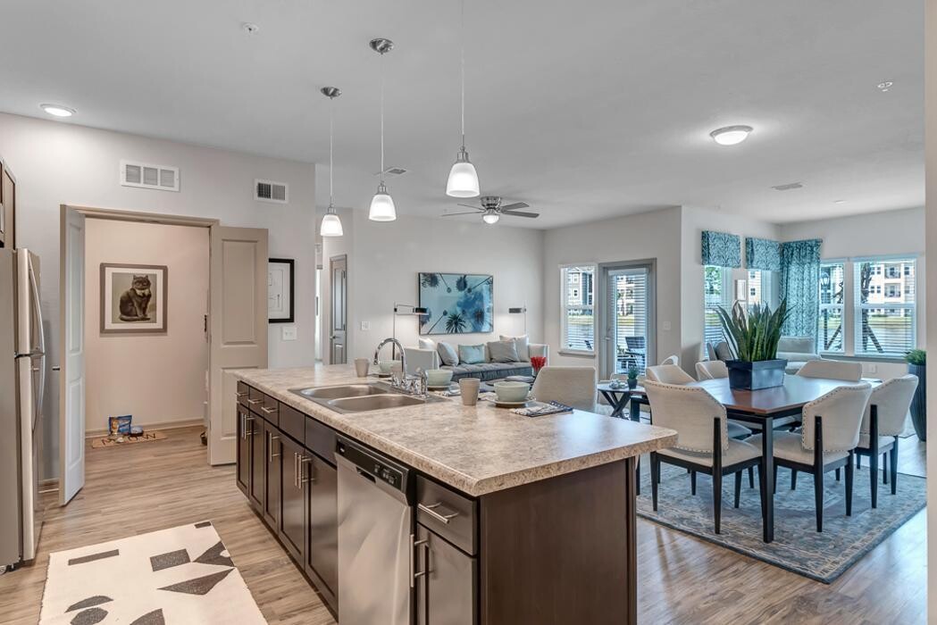 Images The Carlton of West Melbourne