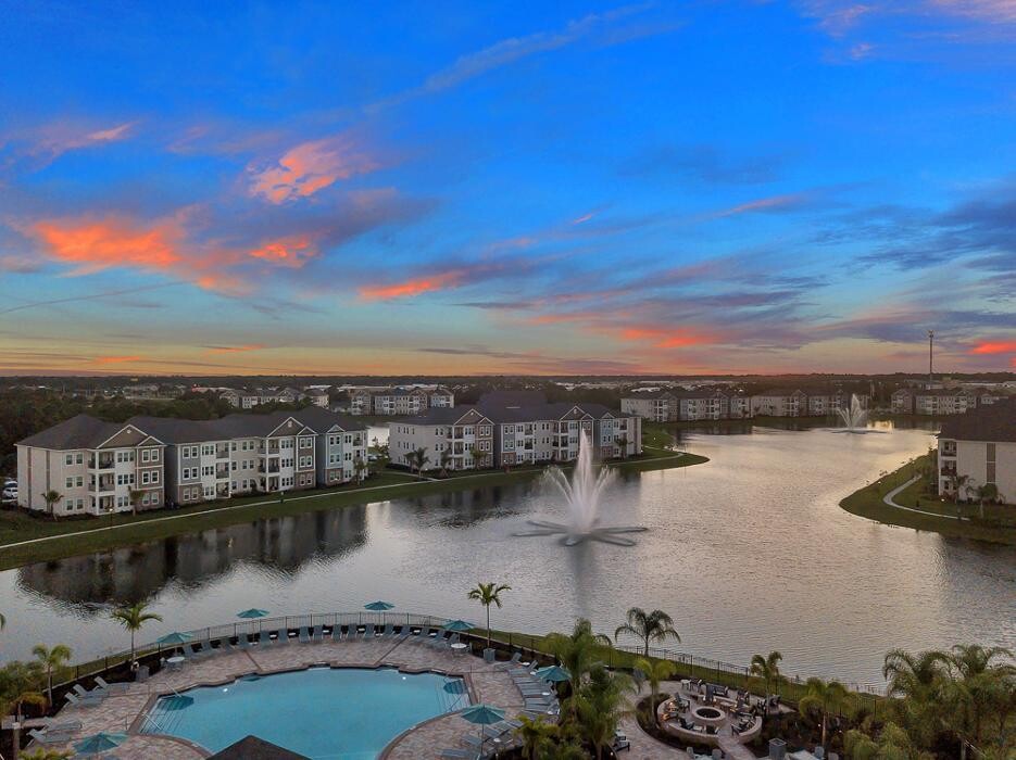 Images The Carlton of West Melbourne