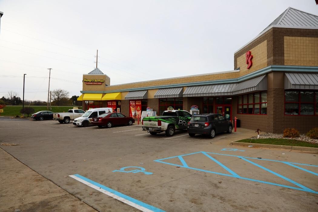 Images Hungry Howie's Pizza