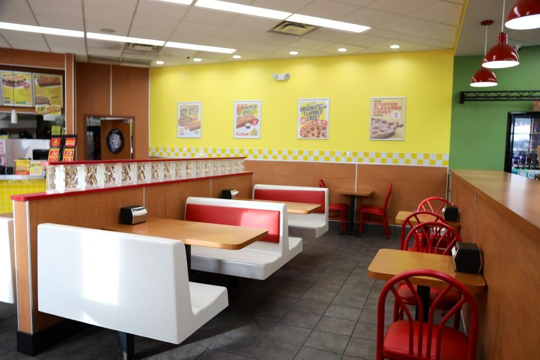 Images Hungry Howie's Pizza