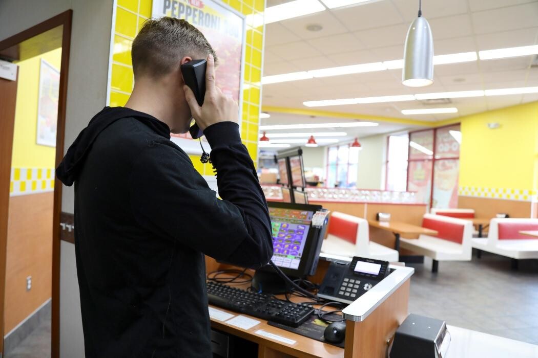 Images Hungry Howie's Pizza