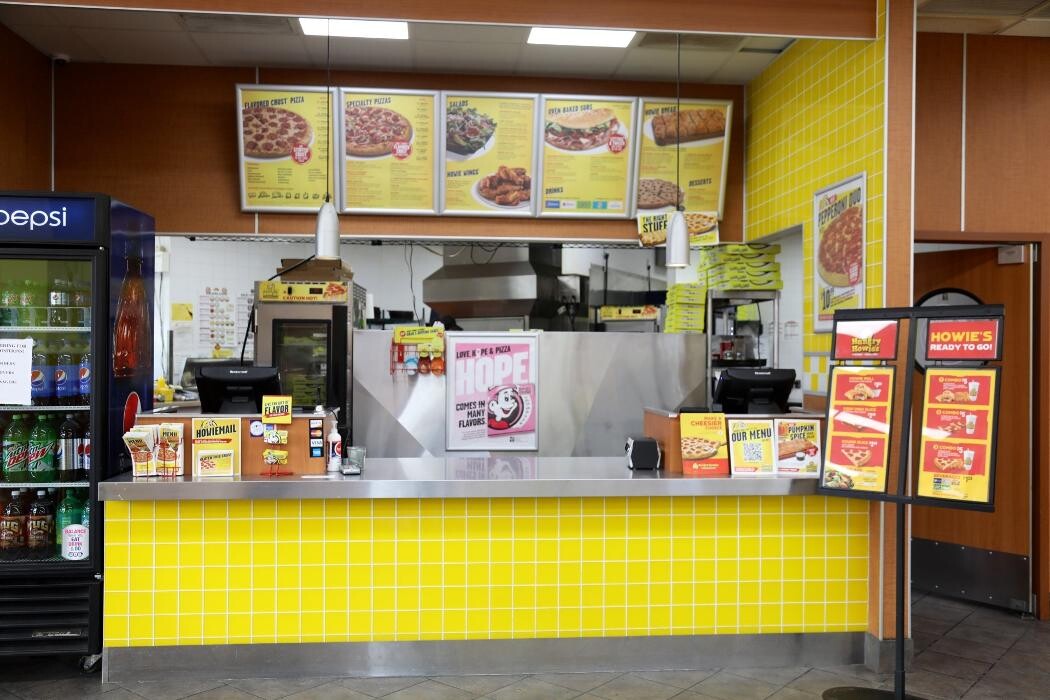 Images Hungry Howie's Pizza