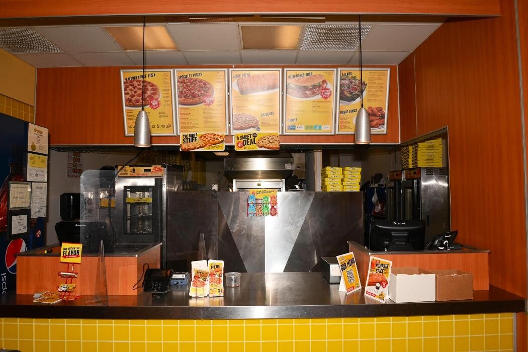 Images Hungry Howie's Pizza