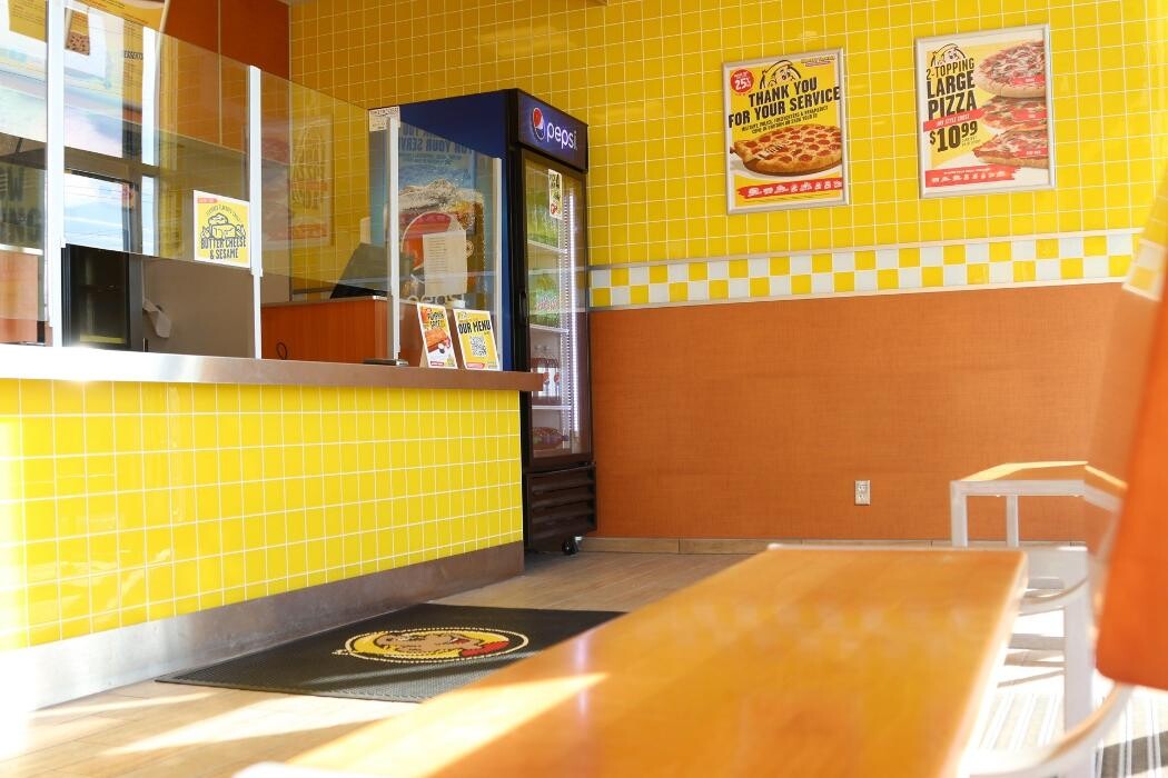 Images Hungry Howie's Pizza