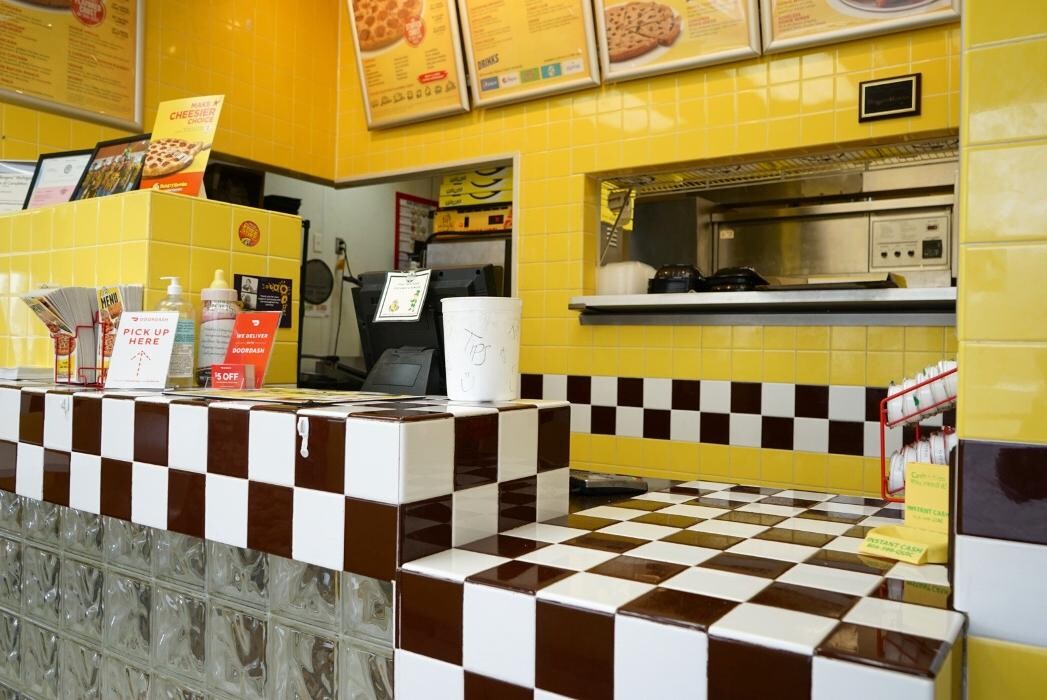 Images Hungry Howie's Pizza