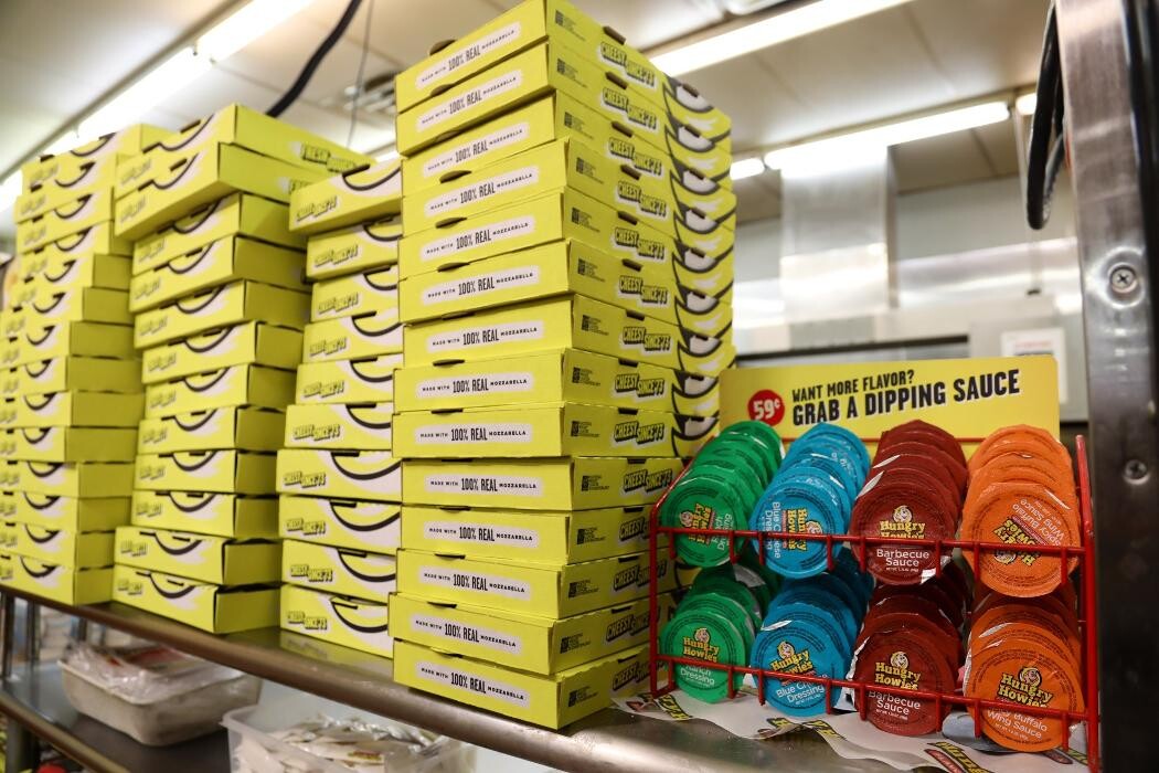 Images Hungry Howie's Pizza