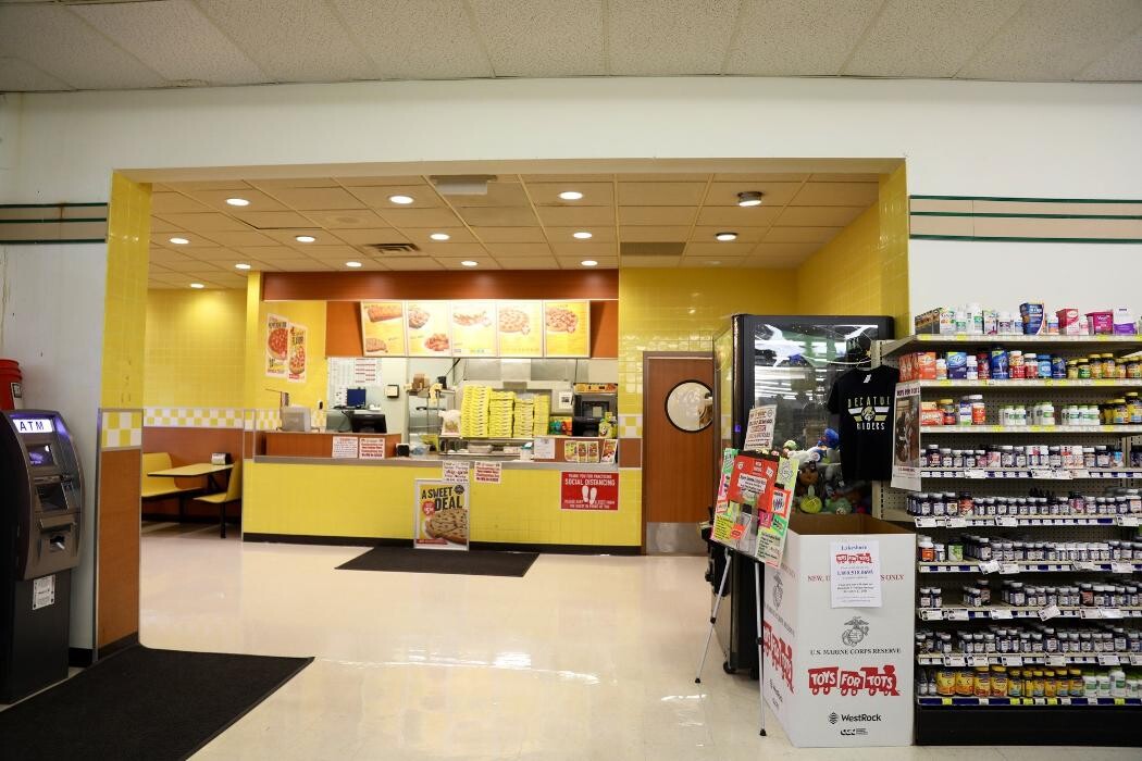 Images Hungry Howie's Pizza