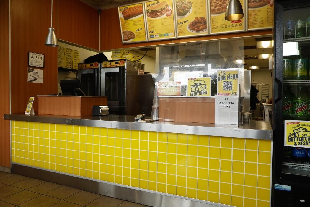 Images Hungry Howie's Pizza