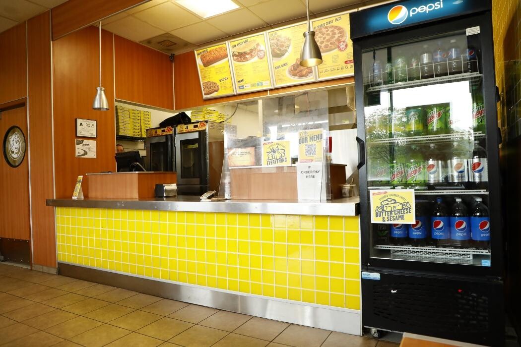 Images Hungry Howie's Pizza