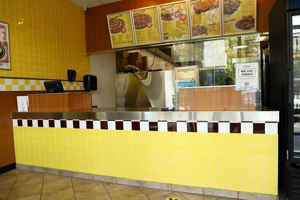 Images Hungry Howie's Pizza