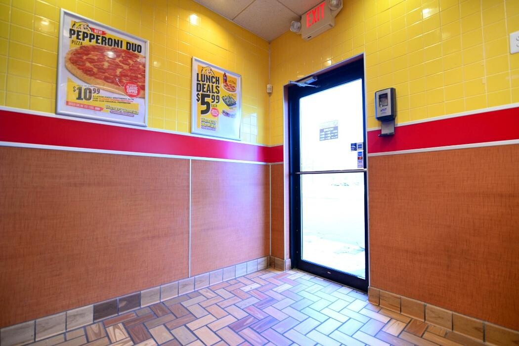 Images Hungry Howie's Pizza