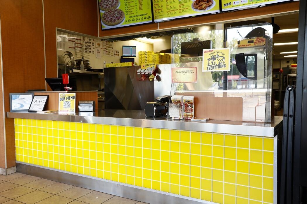 Images Hungry Howie's Pizza