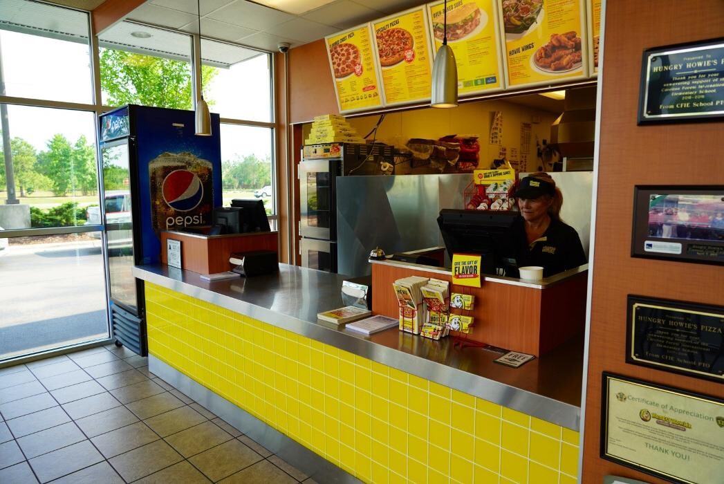 Images Hungry Howie's Pizza