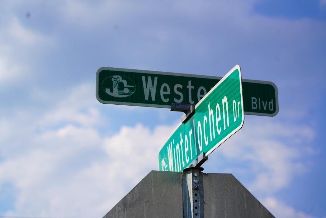 Images Hungry Howie's Pizza