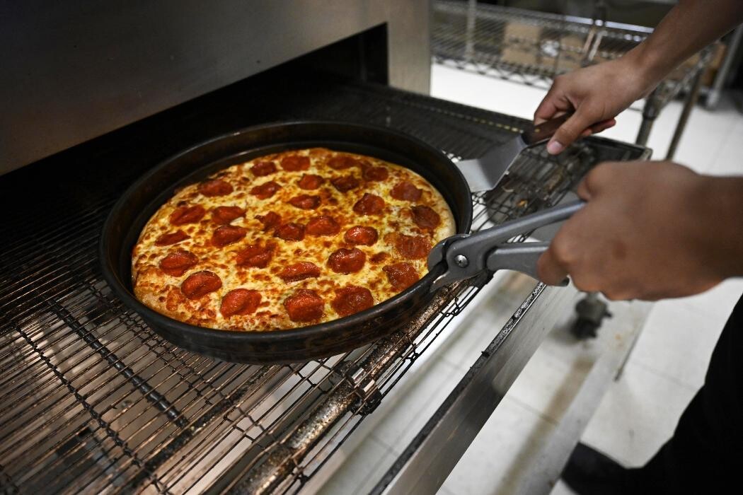 Images Hungry Howie's Pizza