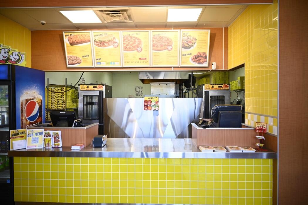 Images Hungry Howie's Pizza