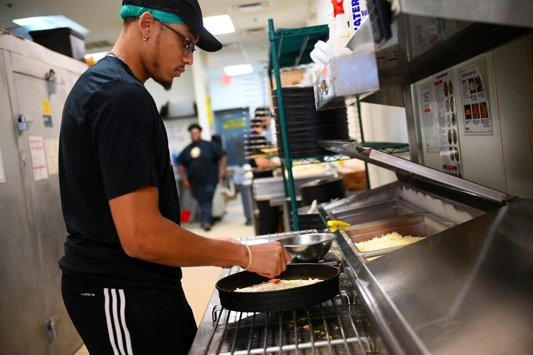 Images Hungry Howie's Pizza