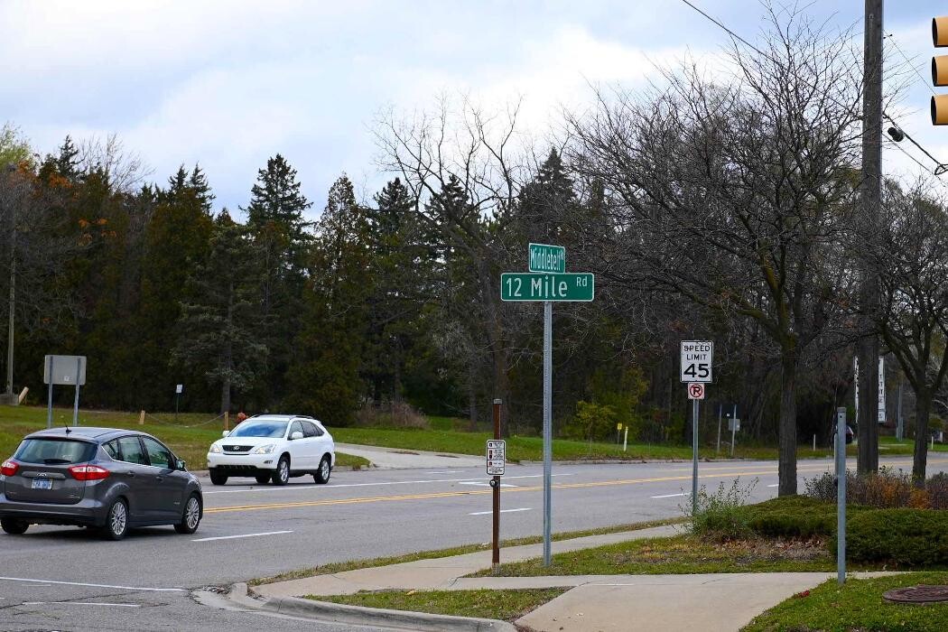 Images Hungry Howie's Pizza