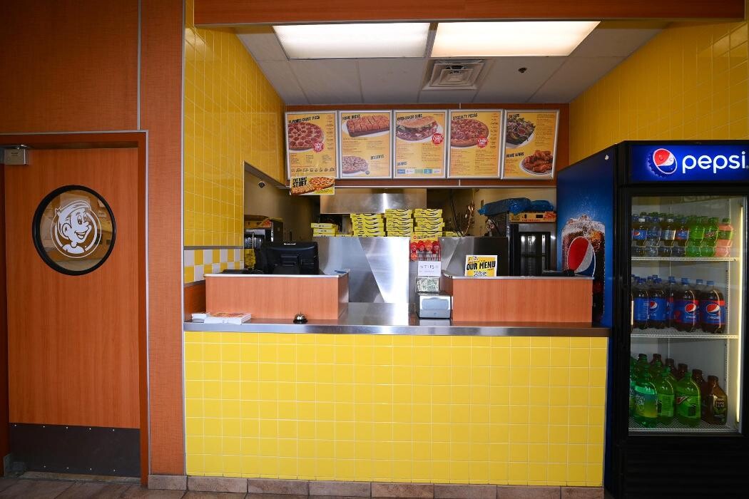 Images Hungry Howie's Pizza