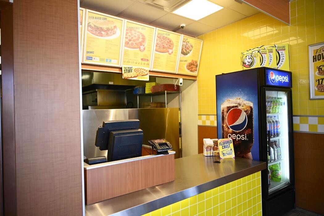 Images Hungry Howie's Pizza