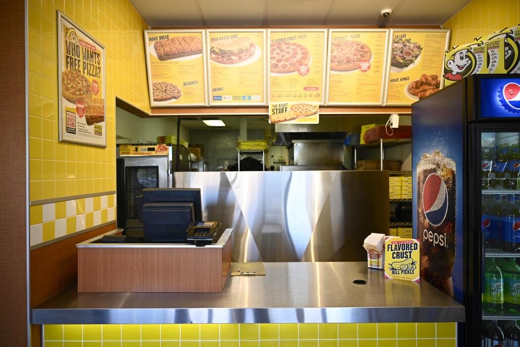 Images Hungry Howie's Pizza