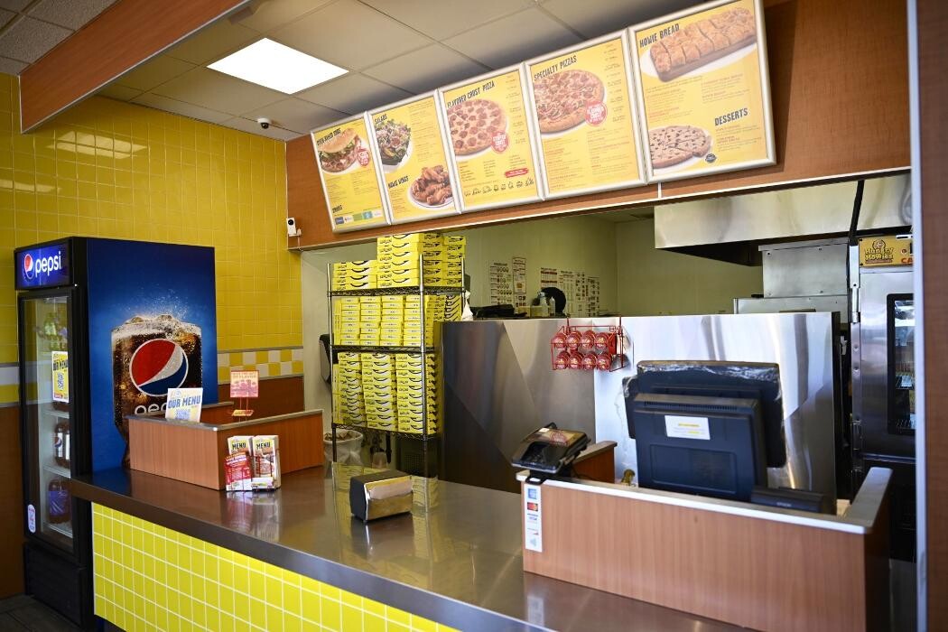 Images Hungry Howie's Pizza