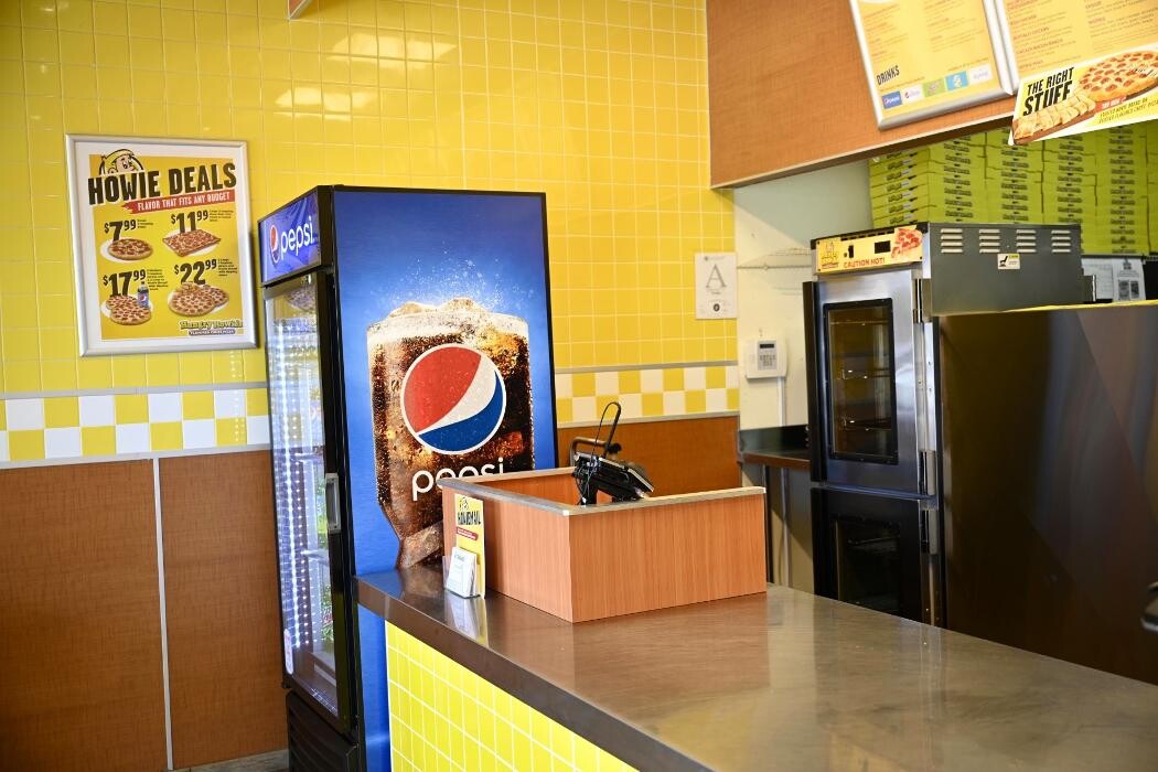 Images Hungry Howie's Pizza