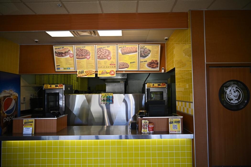 Images Hungry Howie's Pizza