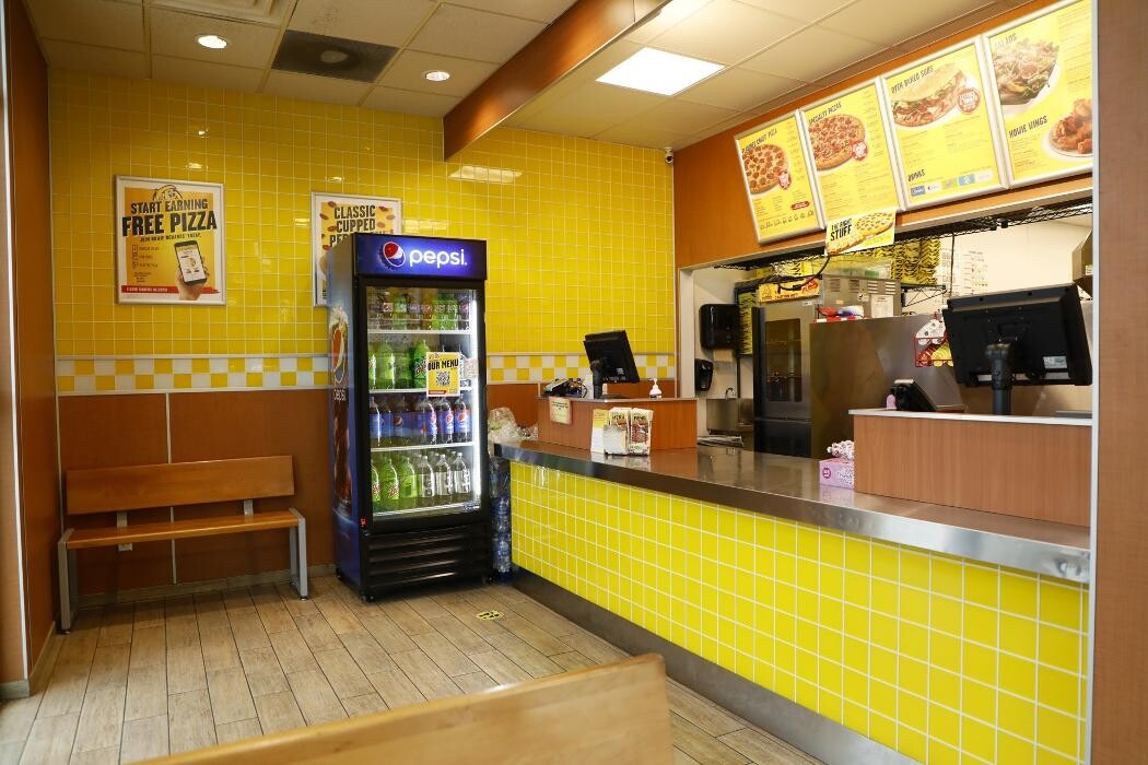Images Hungry Howie's Pizza