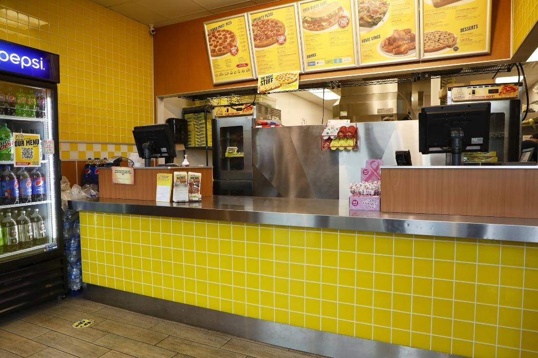 Images Hungry Howie's Pizza