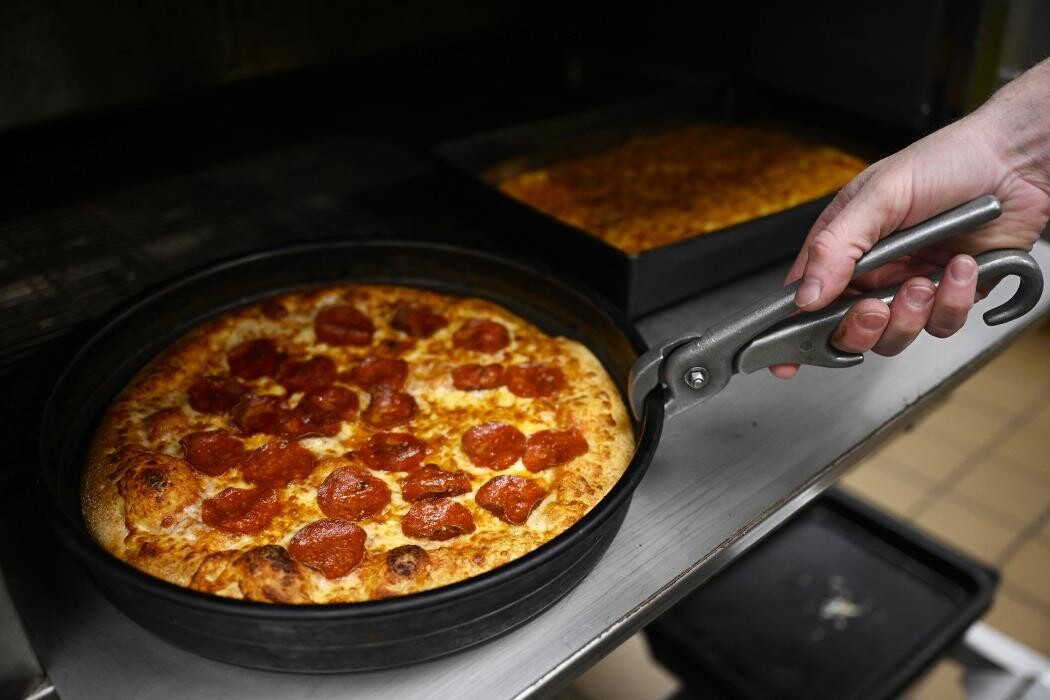 Images Hungry Howie's Pizza