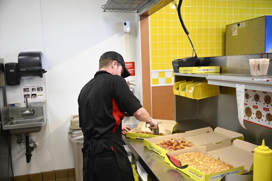 Images Hungry Howie's Pizza