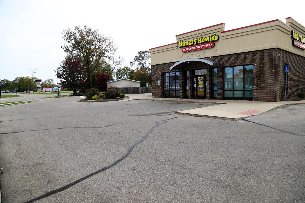 Images Hungry Howie's Pizza