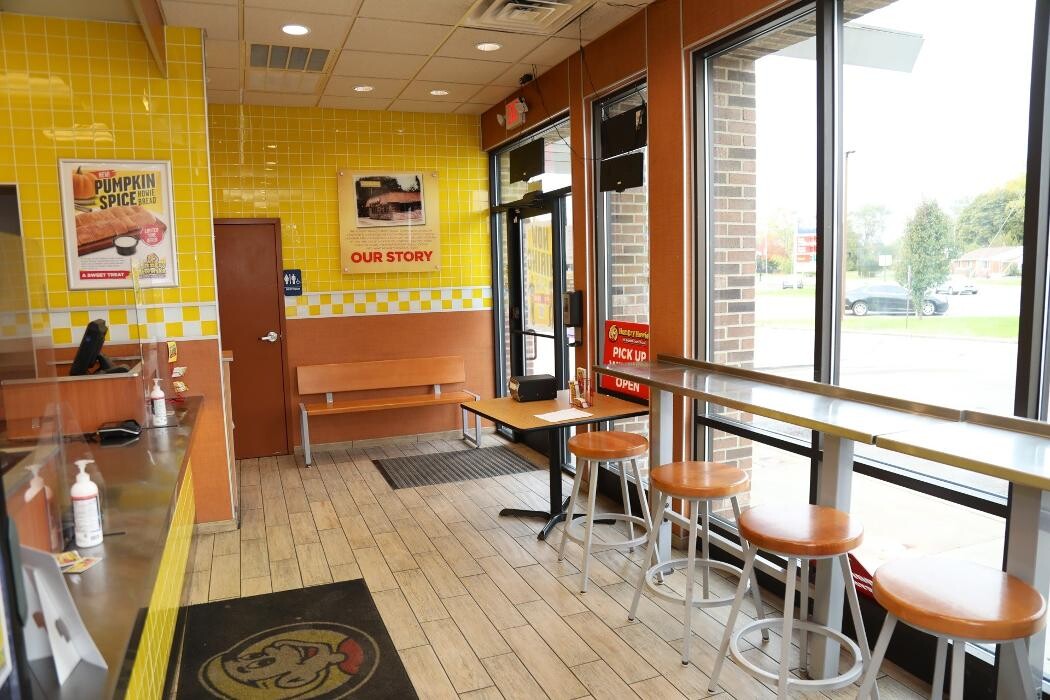 Images Hungry Howie's Pizza