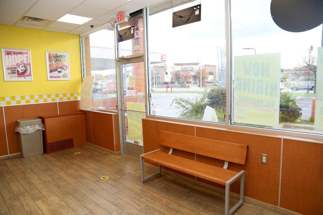 Images Hungry Howie's Pizza