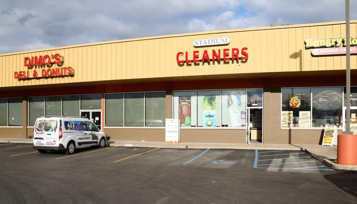 Images Hungry Howie's Pizza