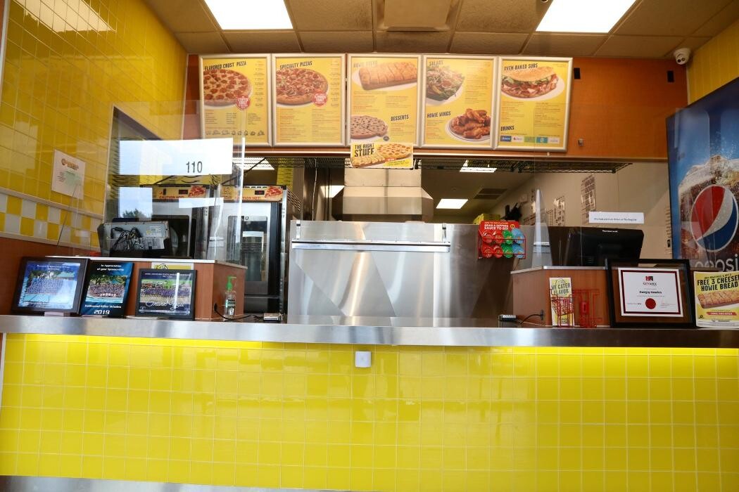 Images Hungry Howie's Pizza