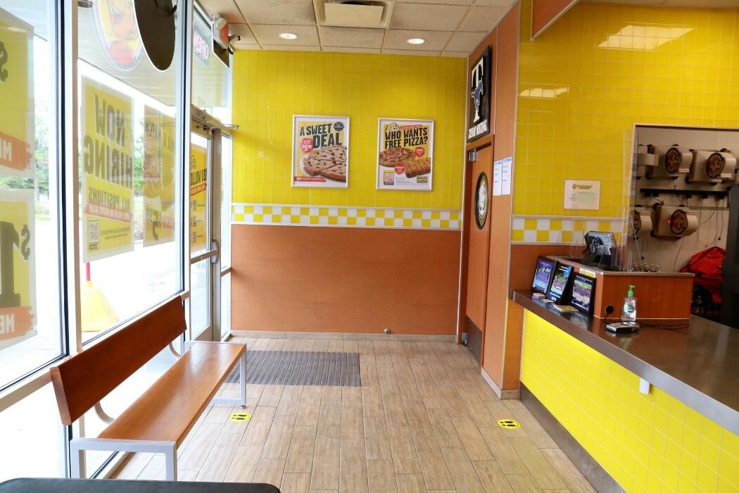 Images Hungry Howie's Pizza