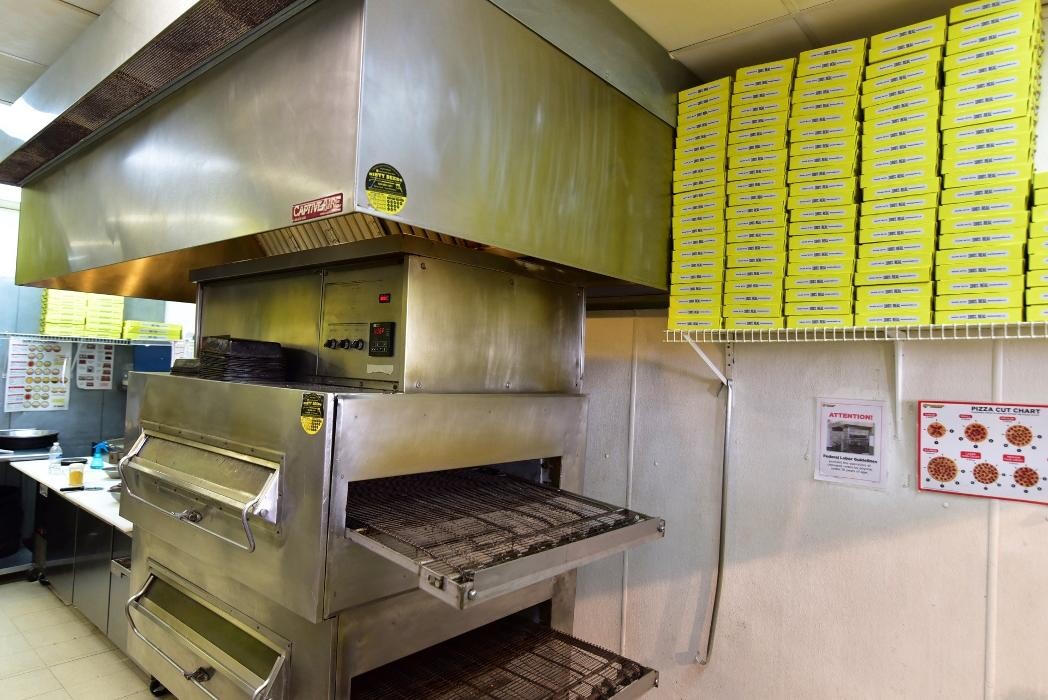 Images Hungry Howie's Pizza