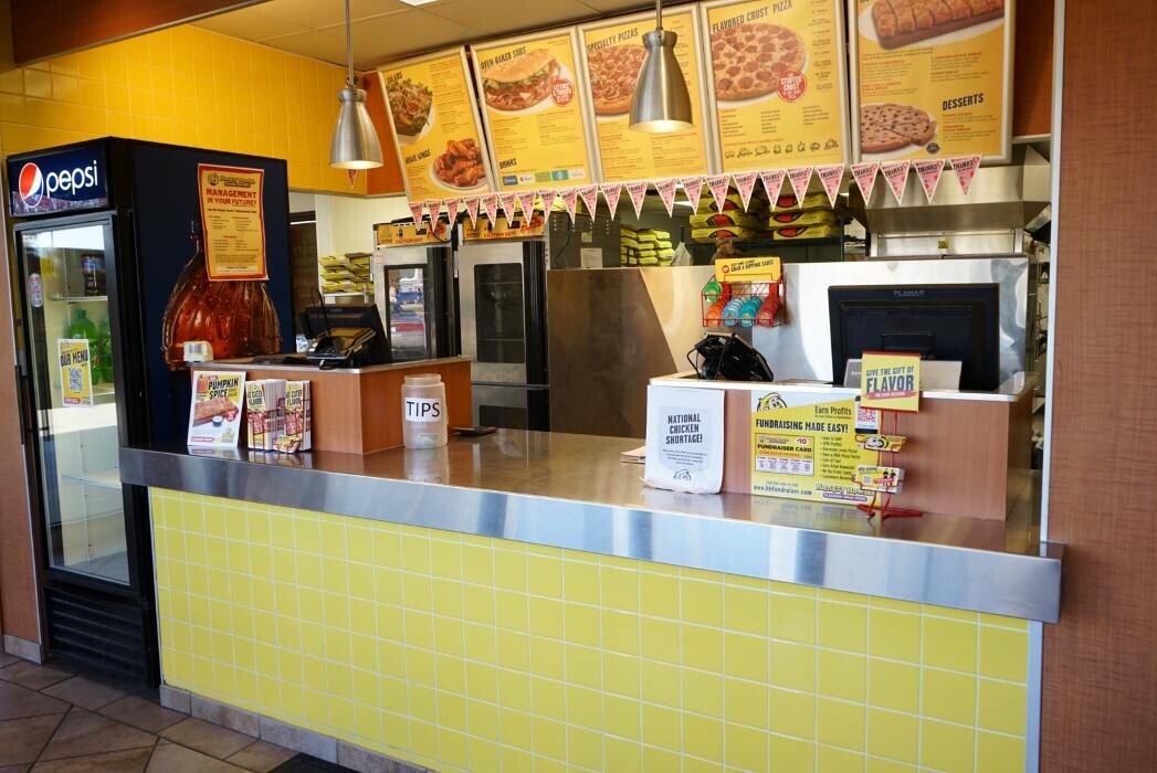 Images Hungry Howie's Pizza