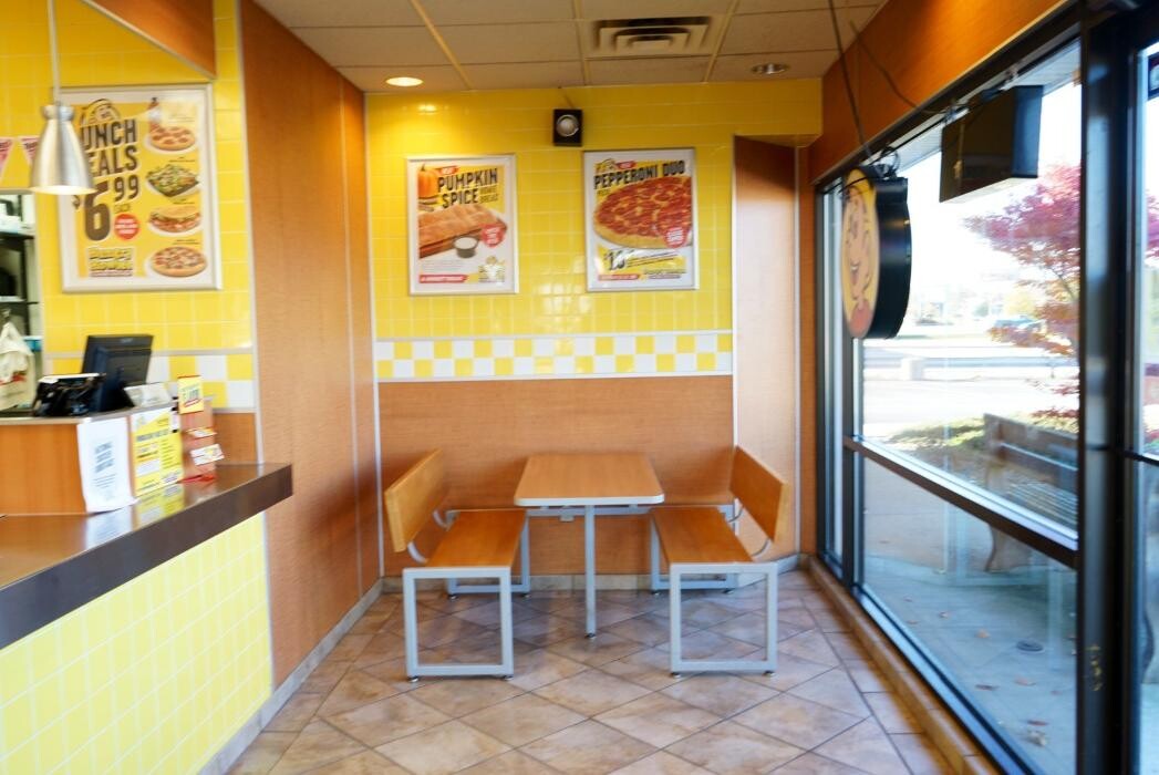 Images Hungry Howie's Pizza