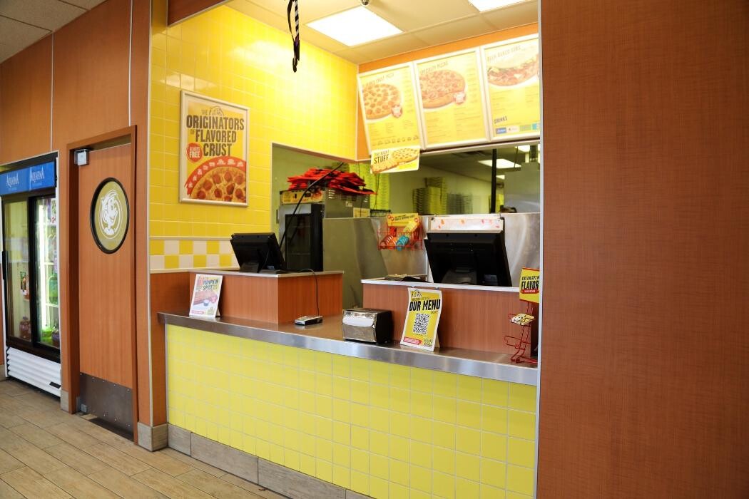 Images Hungry Howie's Pizza