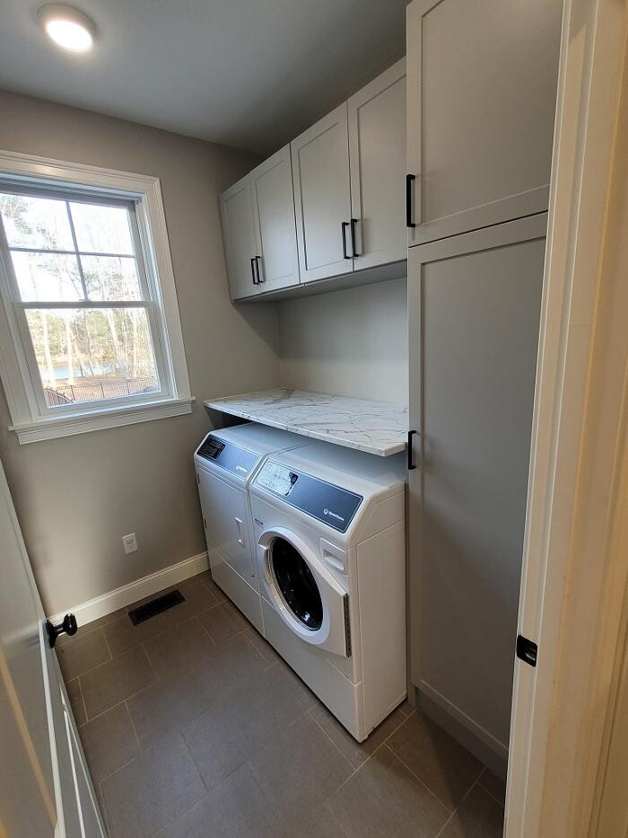 Images Custom Closets of Maine