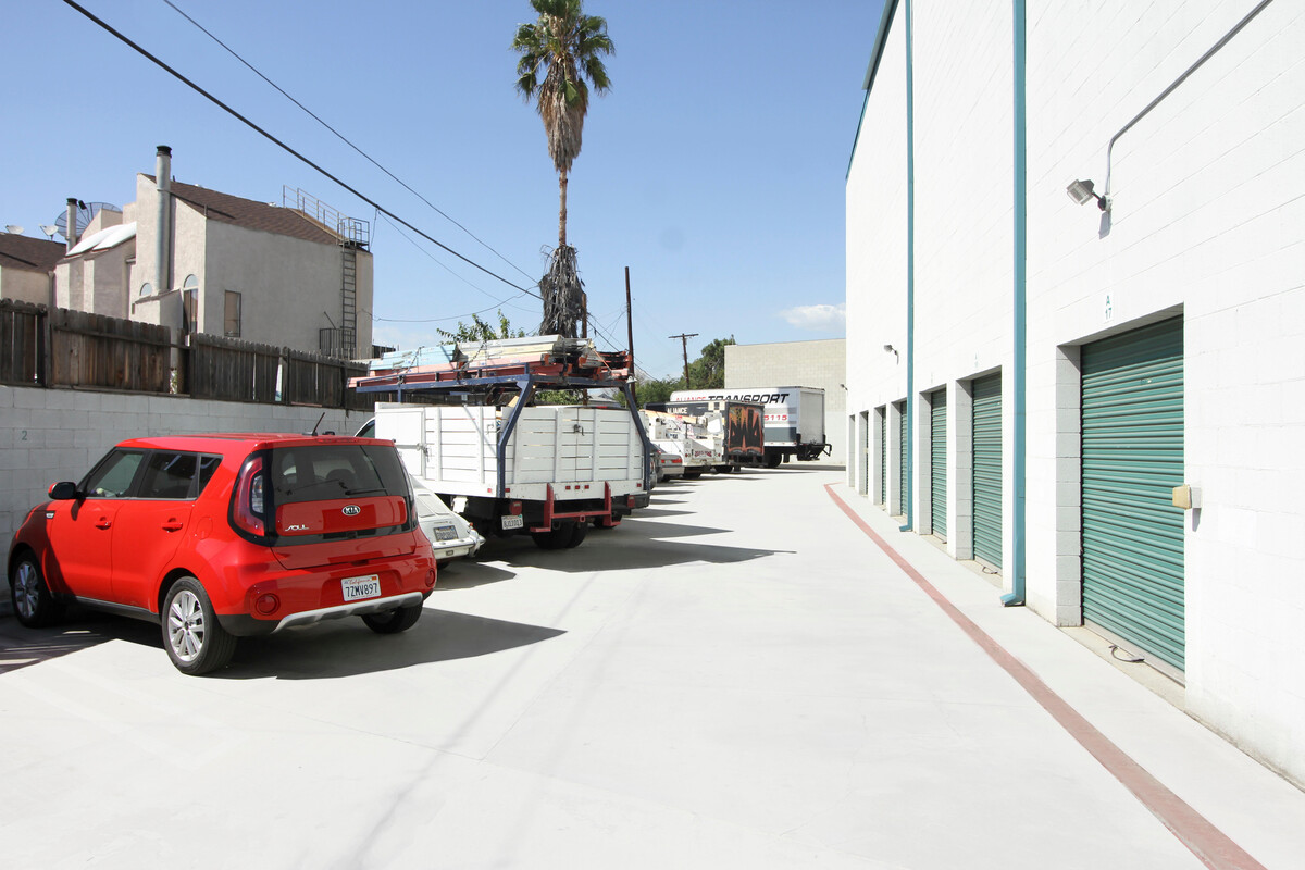 Images AA Universal Self Storage